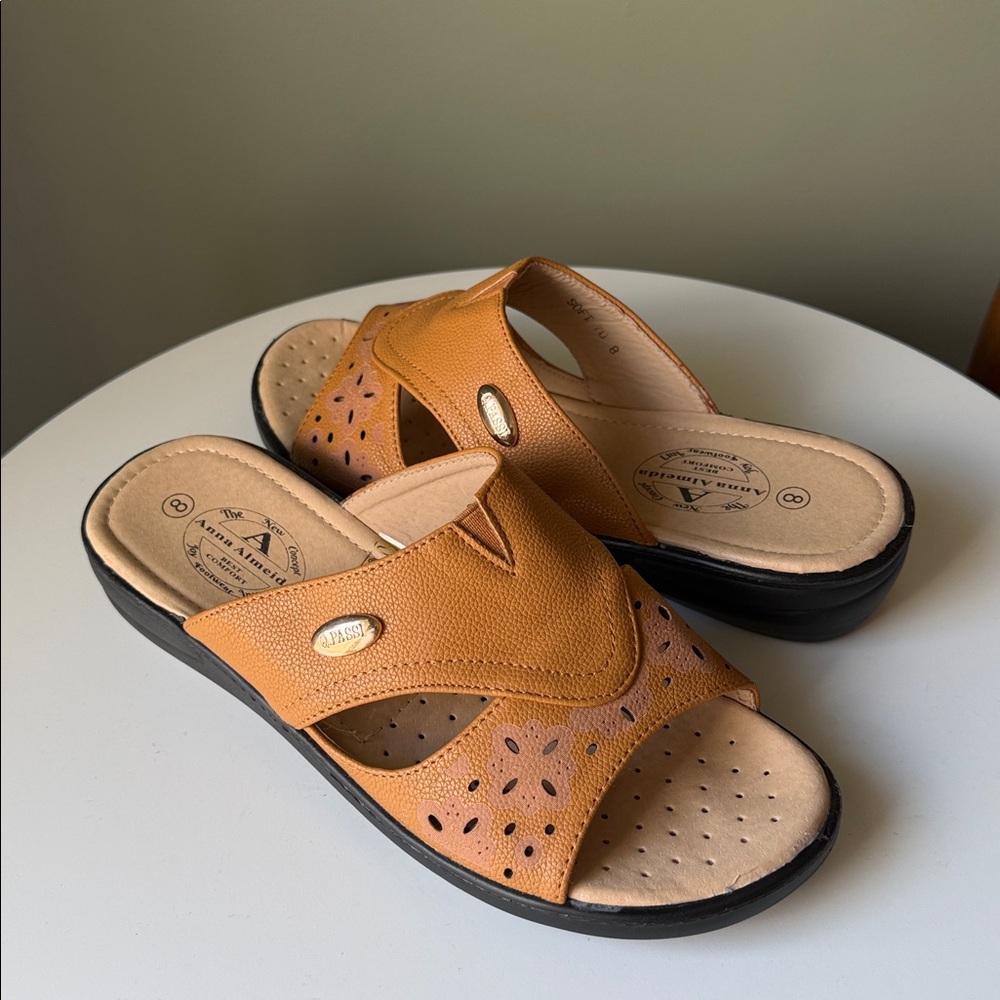 Anna Almeida "The New Concept" women's comfort slide sandals Faux Leather Floral